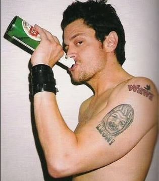 A picture of Leon and Waka tattoo of Johnny Knoxville.